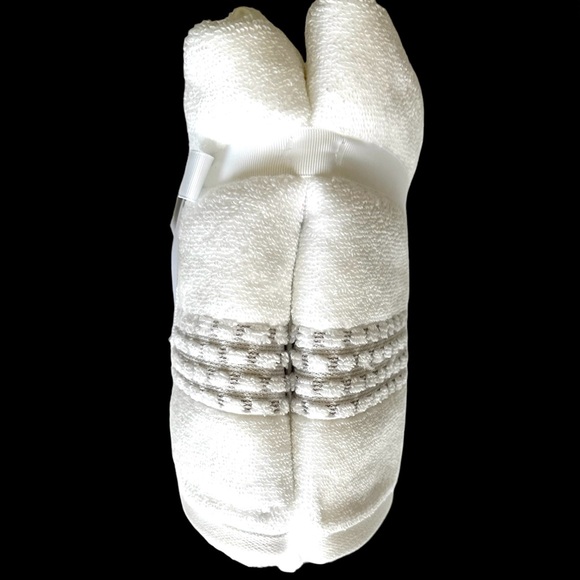 Common Thread 2 Pc Hand Towels Set 100% Zero Twist Cotton White W/ Gray So SOFT - Picture 2 of 7